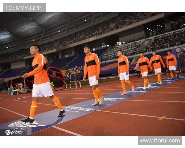 武汉网球队中路突破战术解析与实战应用探讨 武汉网球队中路突破战术解析与实战应用探讨